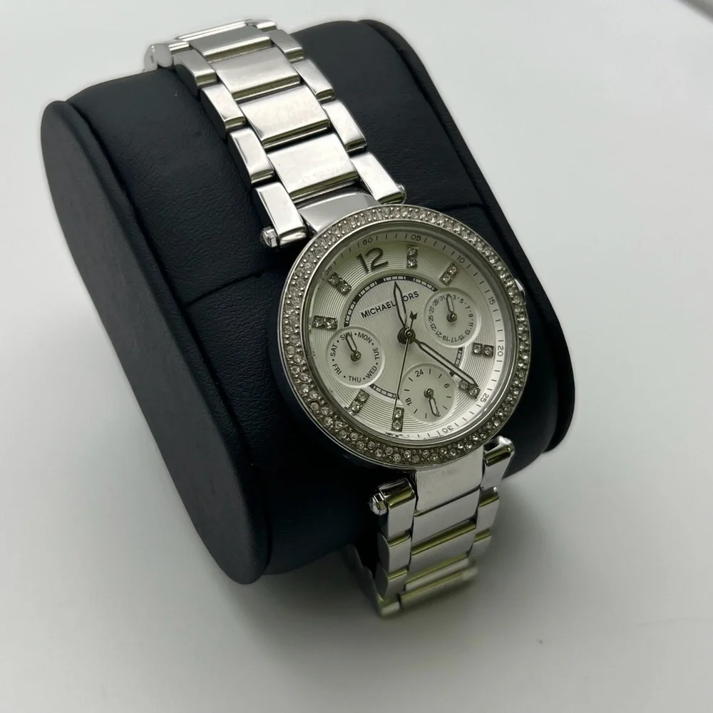 MICHAEL KORS MK5615 Silver Watch with Crystals Working & 3 Extra Links